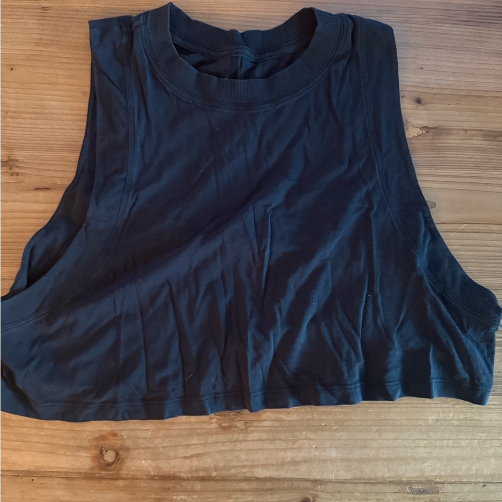 Black Sleeveless Women's crop workout tank. Lululemon size 8